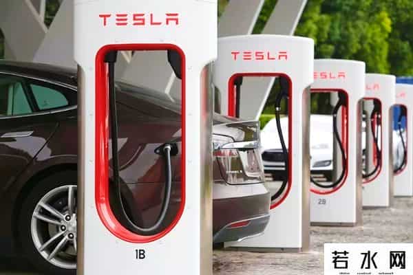 特斯拉3,830公里续航!特斯拉Model 3长续航后驱版26.95万开售,值不值?