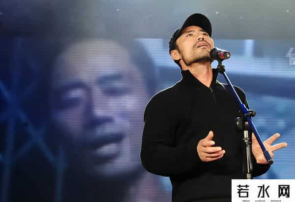 怒放摇滚,11年前,农民工兄弟,翻唱汪峰歌曲爆火,登上春晚,如今怎样了