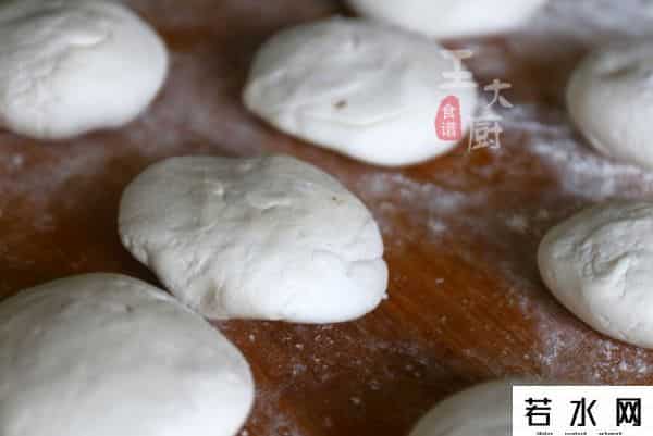 糯米王,香酥金黄的脆皮炸糕，外皮酥脆里面软糯香甜，配方和比例都在这里