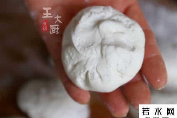 糯米王,香酥金黄的脆皮炸糕，外皮酥脆里面软糯香甜，配方和比例都在这里