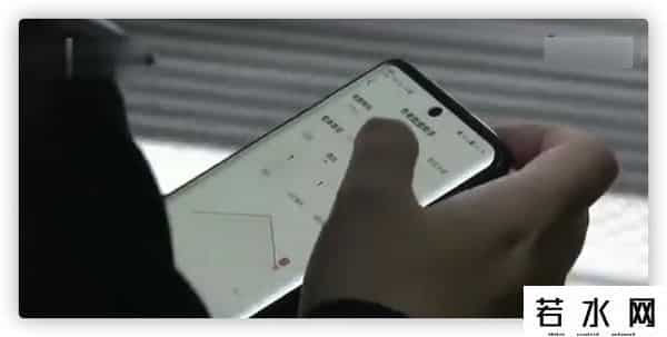 新娱乐直播,网红男扮女装进女浴室直播，被当场抓获称想涨粉，遭网友痛批无耻