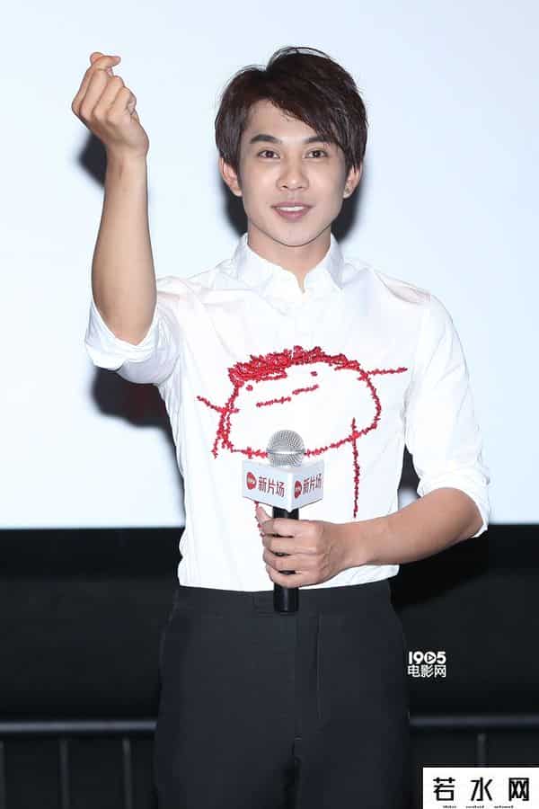 王青 冯建宇,《一路向南》将映 冯建宇将与王青庆祝出道1周年