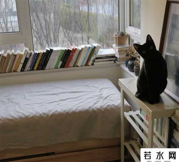 北京空间家,北京发现一位姑娘的4㎡卧室,空间逼仄,她却毫不在乎,太会布置