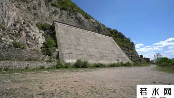 红岸基地,网友看完,缓缓打出4个字:红岸基地!