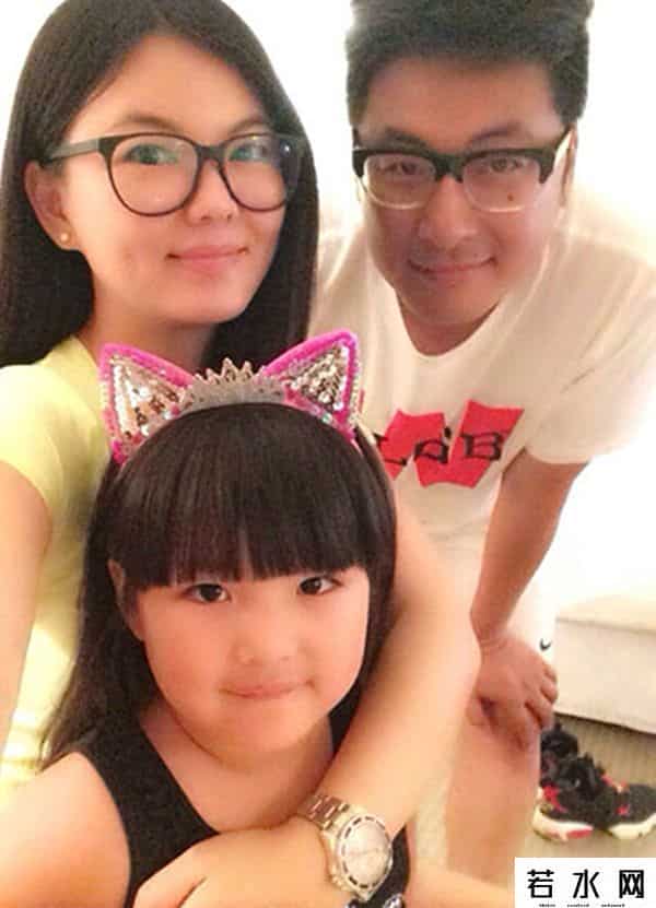 呼啦最强音,沈梦辰叉开腿豪迈吃龙虾 八一八湖南台女主播们的现状杨乐乐休工李湘名利双收