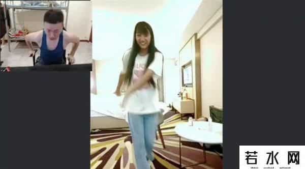 纠纠,药水哥连麦纠纠出意外，跪地拜佛却惹恼房管，水友：这下玩大了