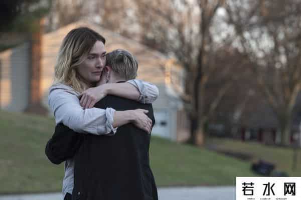 东城梦魇,个人意见｜《东城梦魇》：中年女性的苦与美，都藏在凯特·温丝莱特的皱纹里