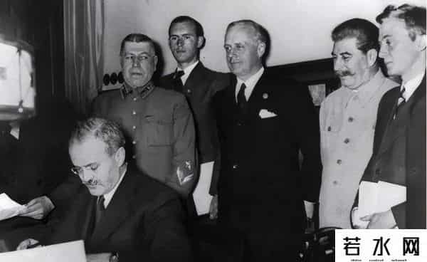 操比电影,每10万人中,就有7人拍过成人电影,捷克色情业究竟有多疯狂?