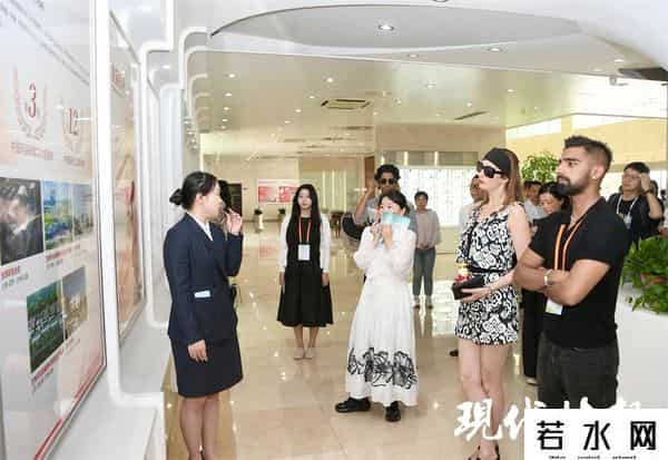 连云港水晶,外媒记者连云港探“新”:感知医药创新,邂逅水晶之美