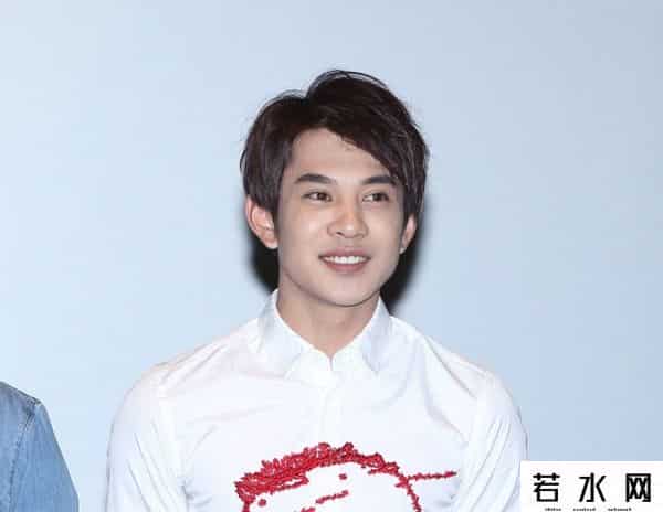 王青 冯建宇,《一路向南》将映 冯建宇将与王青庆祝出道1周年