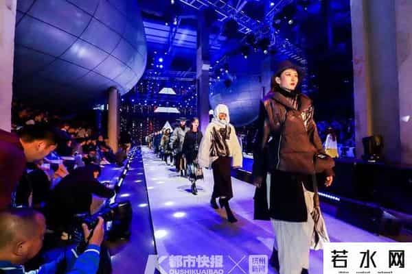 蓝色倾情,燃！女装新潮流都在今晚这场大秀中