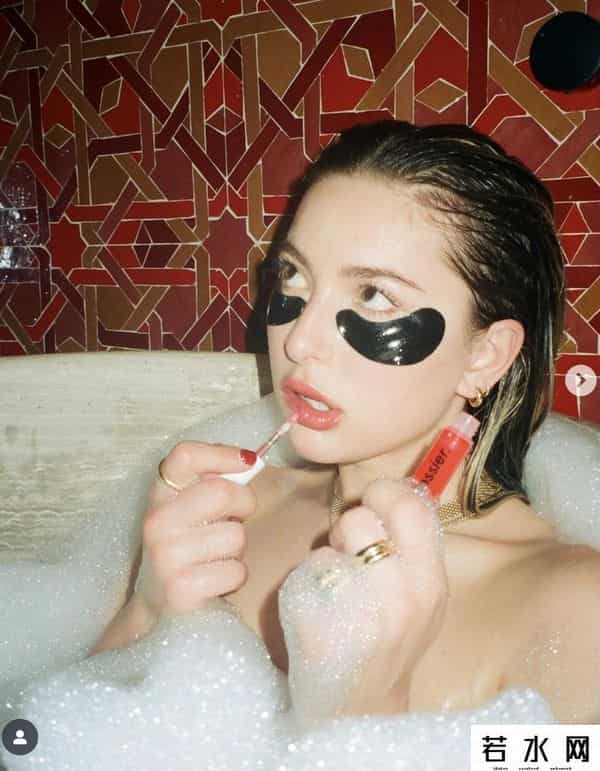 乔布斯遗产,乔布斯最宠爱美貌小女儿大婚在即!坐拥千亿遗产读名校当模特玩票