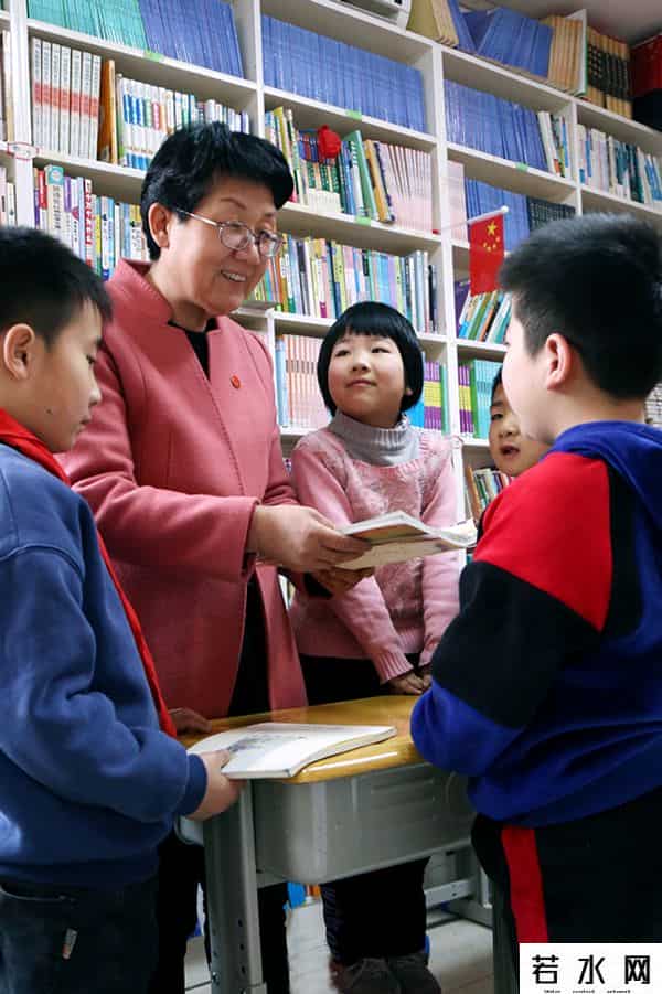 冷美华,百名留守儿童的守护者——乡村教师单美华和她的“宝德书院”