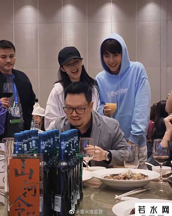 浪浪钉,“浪浪钉”成背景板了?周也马闻远CP感爆棚!这眼神真不是在谈吗