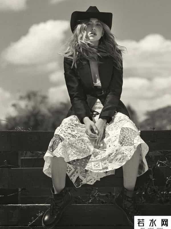 乔布斯遗产,乔布斯最宠爱美貌小女儿大婚在即!坐拥千亿遗产读名校当模特玩票