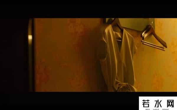 胡辛束,“情趣内衣还没到，我们就分手了”