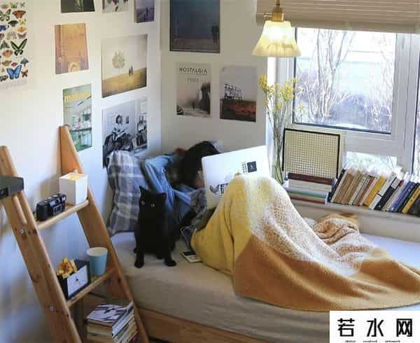 北京空间家,北京发现一位姑娘的4㎡卧室,空间逼仄,她却毫不在乎,太会布置