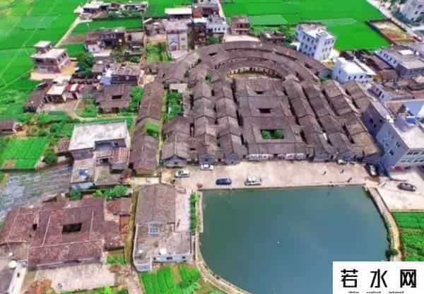 都是外乡人,他们是纯正汉族人,人口超过1亿,说的正宗汉语,我们却听不懂