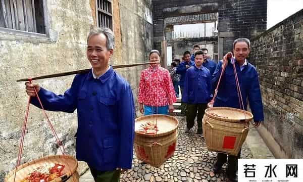 都是外乡人,他们是纯正汉族人,人口超过1亿,说的正宗汉语,我们却听不懂