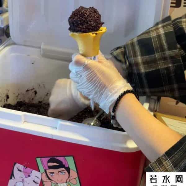 热奶宝,热奶宝是个啥?李嘉琪杭州夜市卖甜品,天天排长队