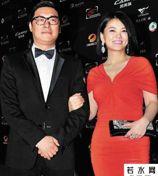 呼啦最强音,沈梦辰叉开腿豪迈吃龙虾 八一八湖南台女主播们的现状杨乐乐休工李湘名利双收