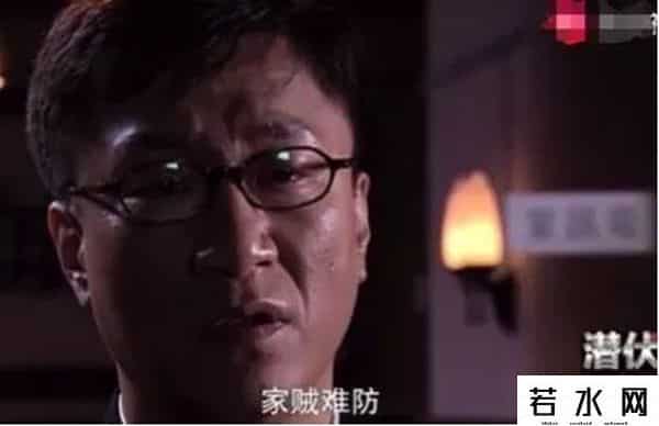 深海同志,干得漂亮！这次，苹果日报”立功”了！这一车黑衣人港警收下了