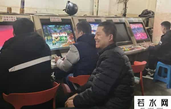 沈阳娱乐场所,沈阳最后的街机游戏厅,挤满了找童年的中年人