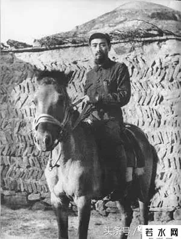 异彩飞飞,这些鲜为人知的周恩来与诗的故事,竟是这么美!