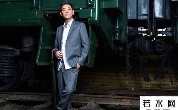 小峰峰图片,玩金条长大，住360平四合院，儿子年收数十亿，为何74岁还在拼？