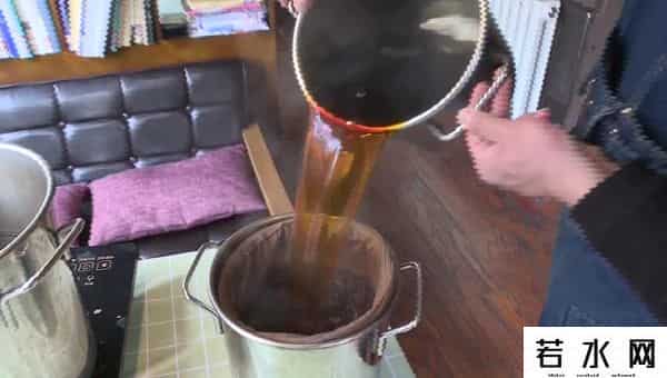 大桶奶茶,疫情期间憋坏了? 这家店推出5L桶装奶茶 让你一次喝个够!