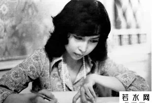 狄娜之女天如,香港首位申请破产的人，女儿变身成儿子，奇女子狄娜的传奇人生路