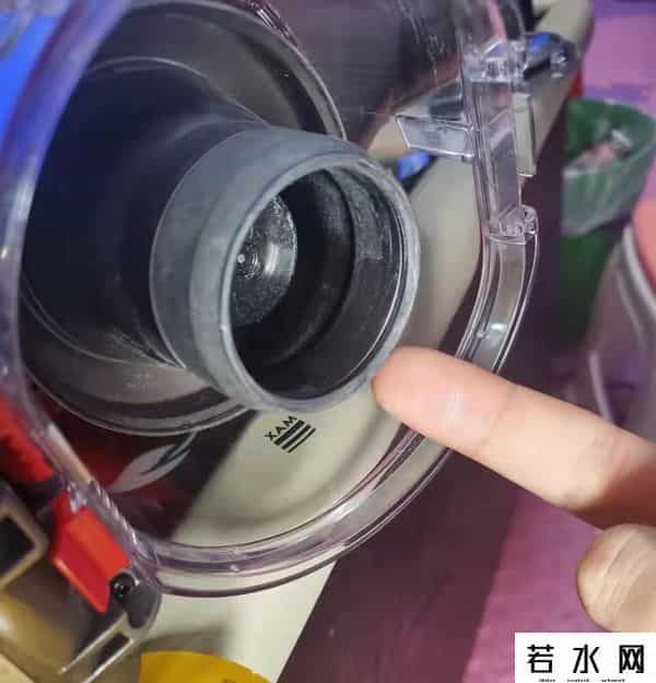 天猫出售,双十一维权丨男子称疑在天猫超市买到二手戴森吸尘器,已起诉