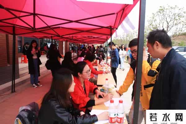 胡叶新,激动！宁乡第一所大学建成开学，迎来2672名大一新生