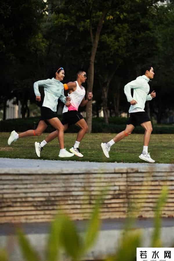 中国鸿星,从“国货之光”到“新锐青年制服”，鸿星尔克做对了什么？