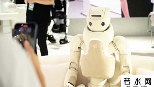 机器人大白,“大白”来了，傅利叶首次公开人形机器人GR-3，莫兰迪配色主打交互