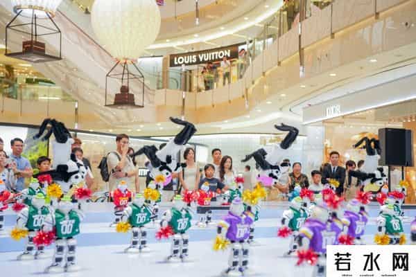 机器人大擂台,数百机器人空降商场，拳击擂台+足球赛开启人机互动超燃体验