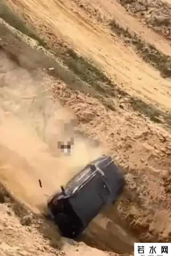 网络新鲜事,宁夏33岁网红去世后续，主页清空回老家，上演恶心一幕，邻居发声