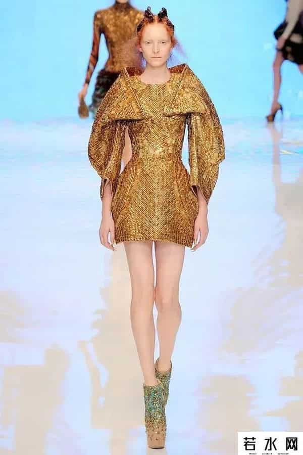 影视捆绑,捆绑《穿普拉达的女王》，这部时尚电影配吗？