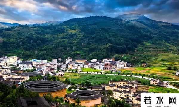 都是外乡人,他们是纯正汉族人,人口超过1亿,说的正宗汉语,我们却听不懂