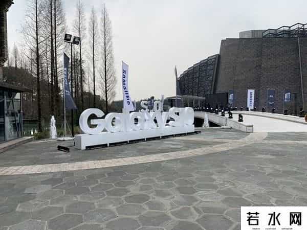 s10,三星S10系列现场上手体验：“安卓机皇”真的名副其实