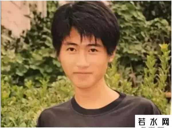 韩寒撤诉,20年前，挂科7门被退学、脚踢文坛的韩寒如今怎样了？