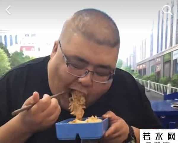 于海龙泡泡龙,吃播泡泡龙意外去世,29岁体重320斤,生前脸上黑斑是早有预兆?