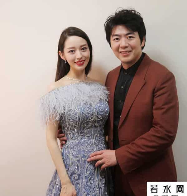 锁骨放口红,戚薇翻车了?锁骨放口红被网友指责,杨幂、张天爱也犯过类似错误