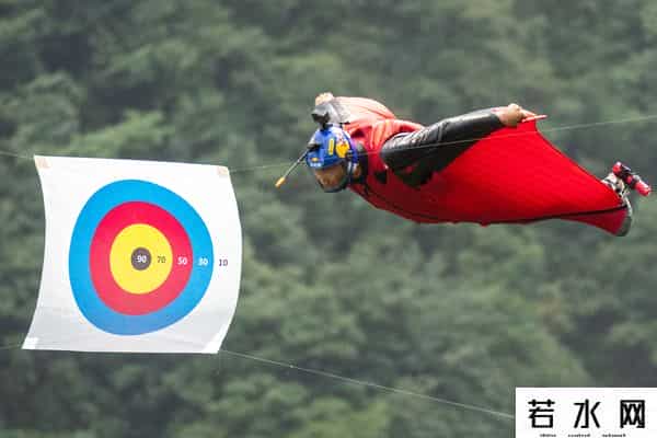 科里斯,在梦想与敬畏之间——详解“极限运动之王”翼装飞行