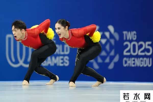 男人团旧版,追光丨世运会啦啦操赛场,中国队男生撑起“半边天”!