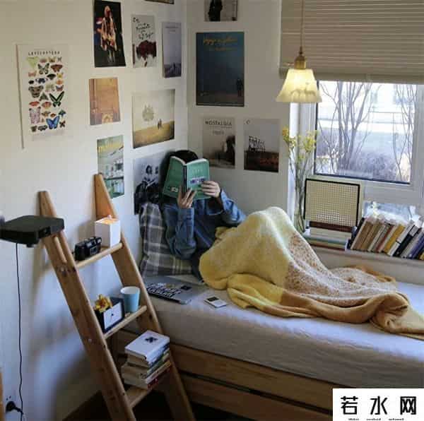 北京空间家,北京发现一位姑娘的4㎡卧室，空间逼仄，她却毫不在乎，太会布置