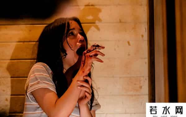 成人片场,这R级新片看得我头皮发麻