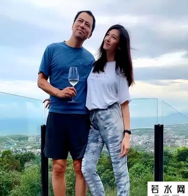 张家振,她是娱乐圈“最渣”的女演员,无缝衔接17个男人,48岁仍身材火辣