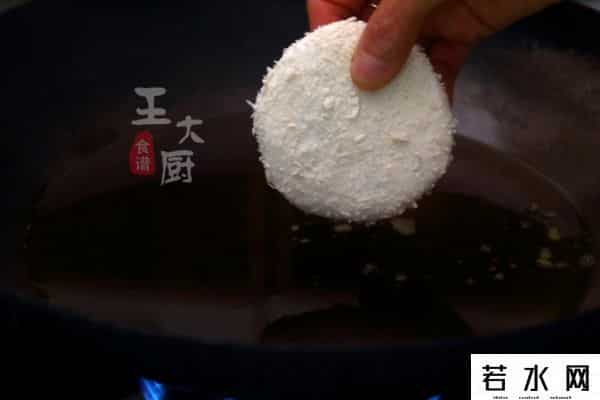 糯米王,香酥金黄的脆皮炸糕，外皮酥脆里面软糯香甜，配方和比例都在这里