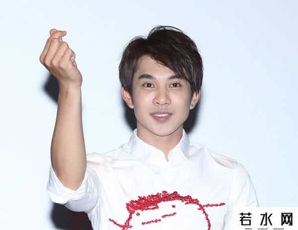 王青 冯建宇,《一路向南》将映 冯建宇将与王青庆祝出道1周年